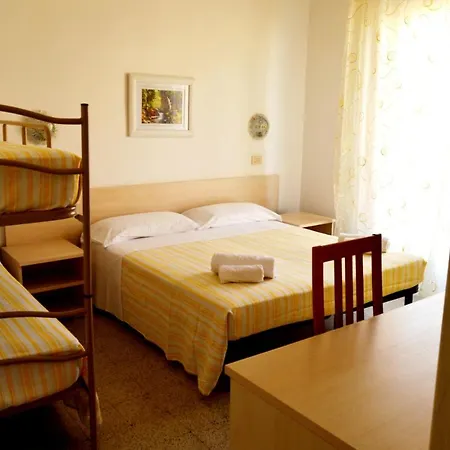 In Guest - New Cirene Economy Double And Full Package 招待所