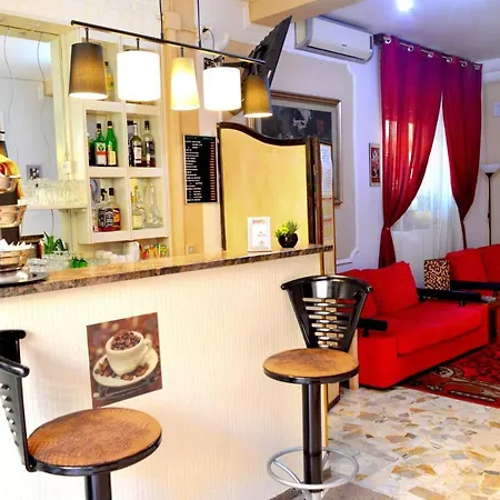 In Guest - New Cirene Economy Double And Full Package Гостевой дом